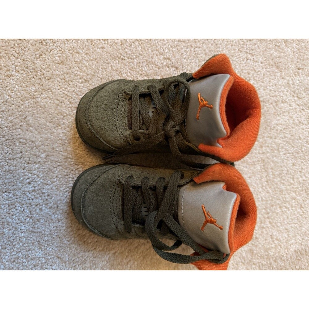 Jordan MVP (TD) Boys 7C (EU 23.5) Black/Orange High Top Sneakers DZ5576